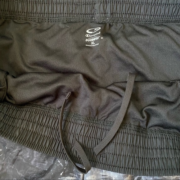 NEW! XL Champion DuoDry Black/gray/white abstract athletic shorts - Picture 4 of 5